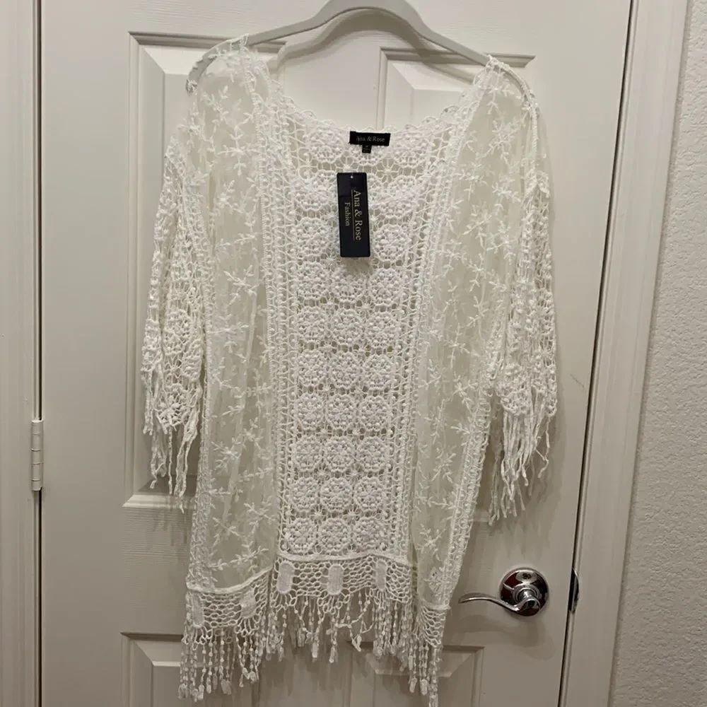 Ana & Rose Fashion Size Medium Ivory Scoop Neck Lace Crotchet Top Pool Coverup